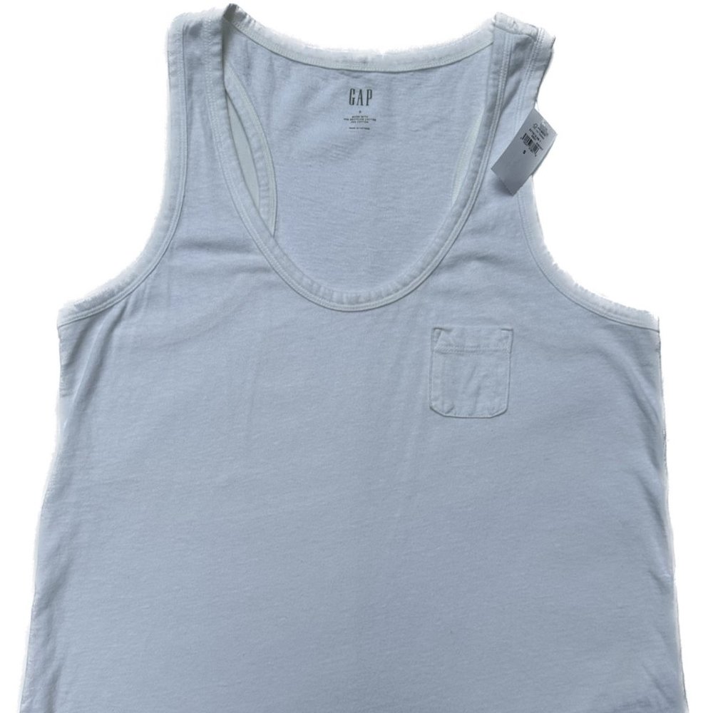 GAP Women’s White Tank with Pocket
